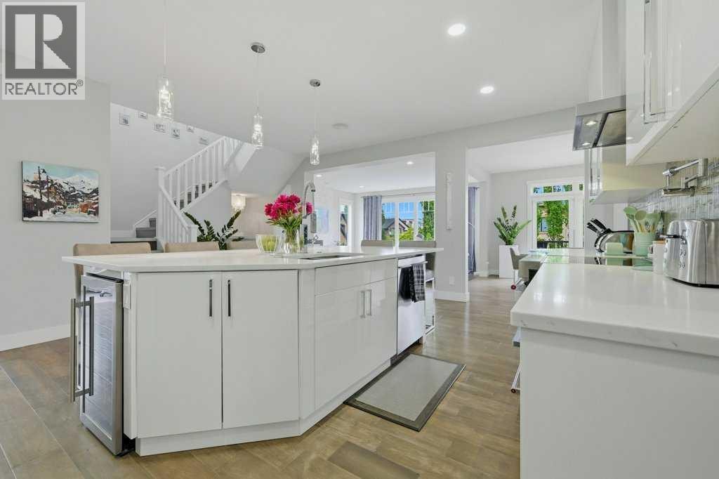 73 Westpark Crescent SW — photo 4