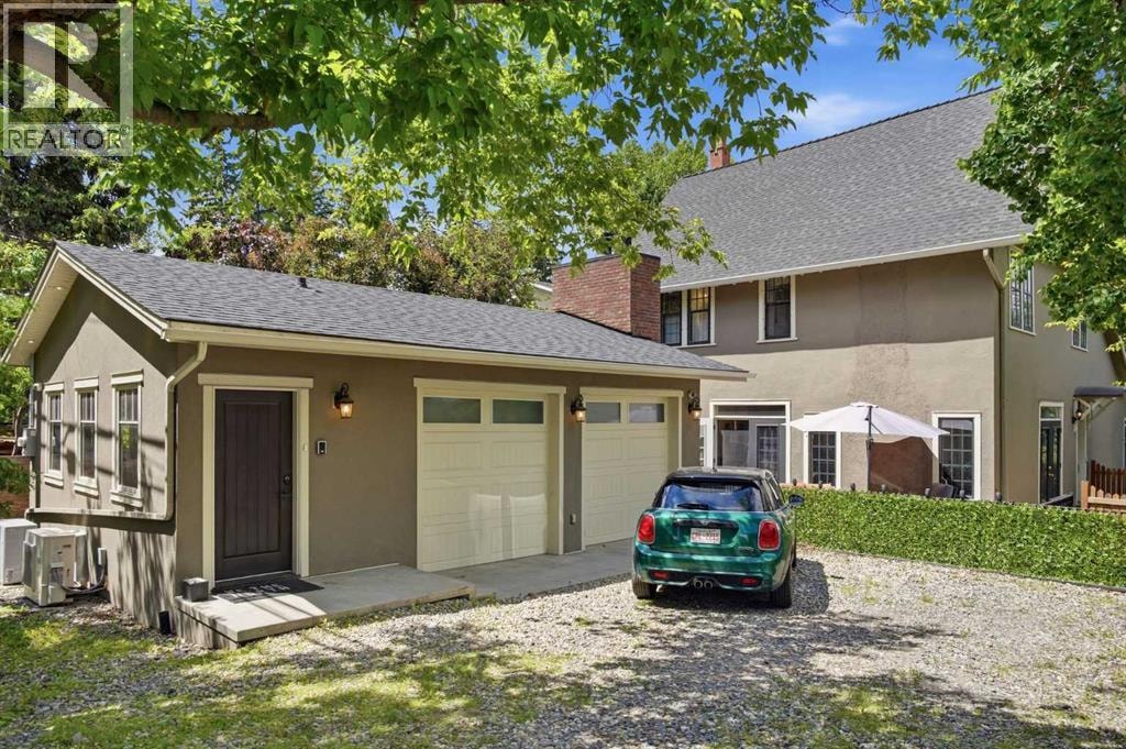 615 Crescent Boulevard SW — photo 2
