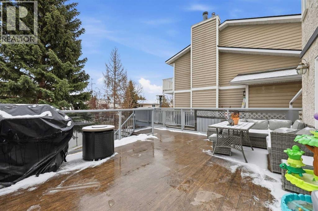 729 Woodbriar Place SW — photo 36