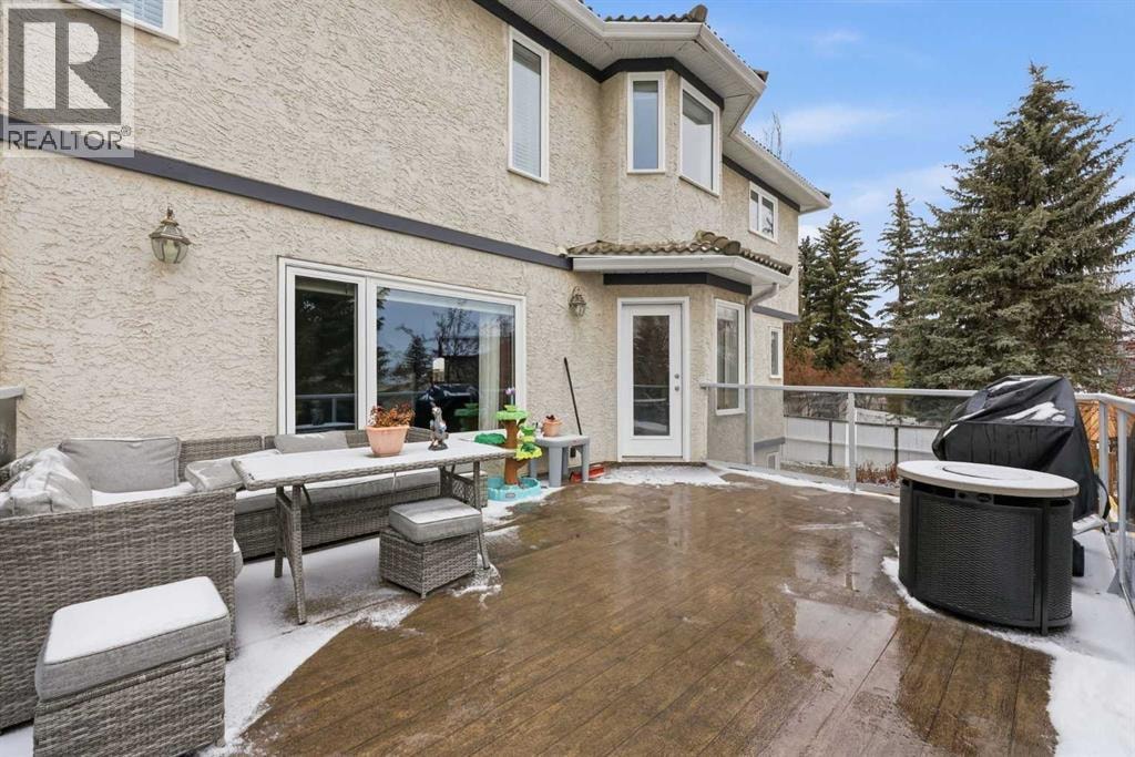 729 Woodbriar Place SW — photo 37