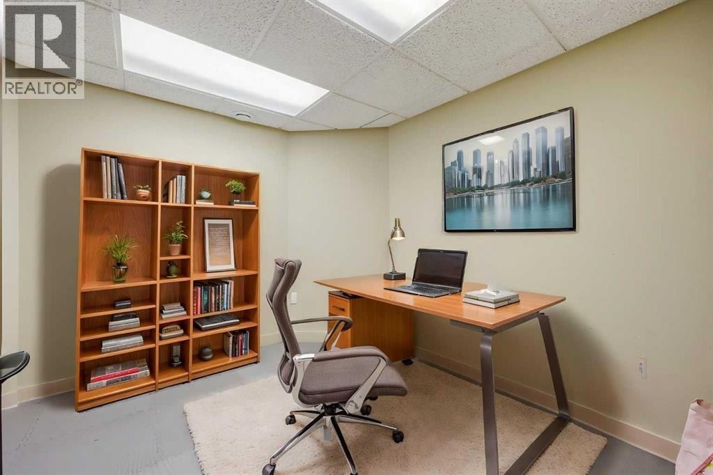 729 Woodbriar Place SW — photo 34