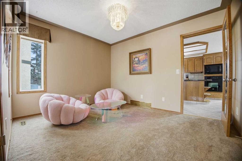 729 Woodbriar Place SW — photo 16