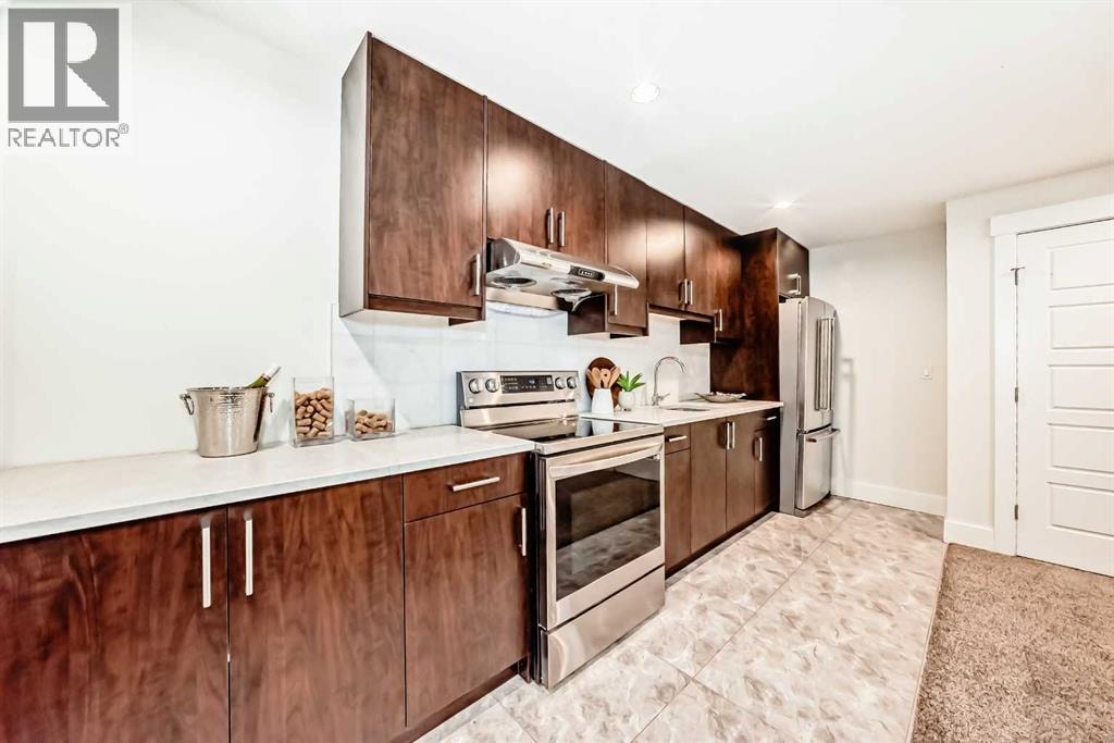 602 22 Avenue NE — photo 37