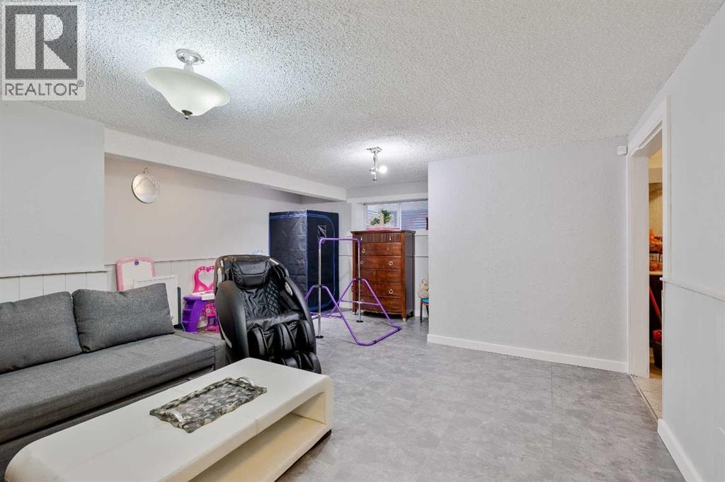 124 Whiteside Crescent NE — photo 36
