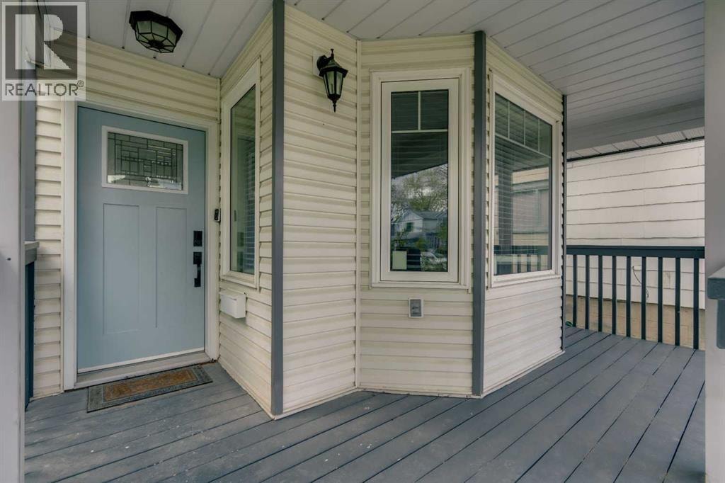 229 22 Avenue NE — photo 25