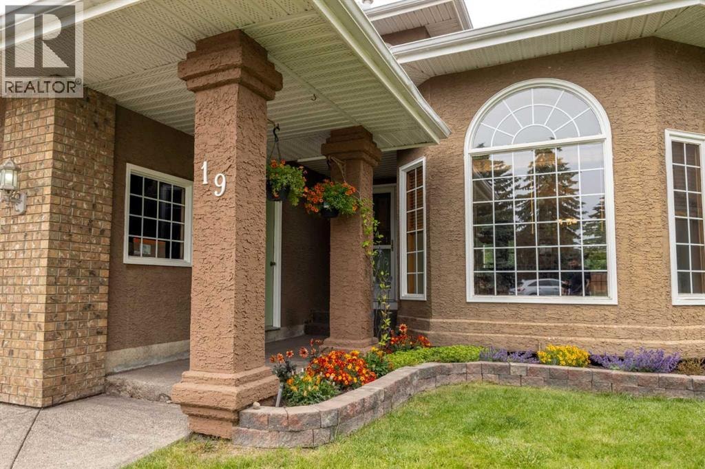 19 Mckenzie Lake Manor SE — photo 2