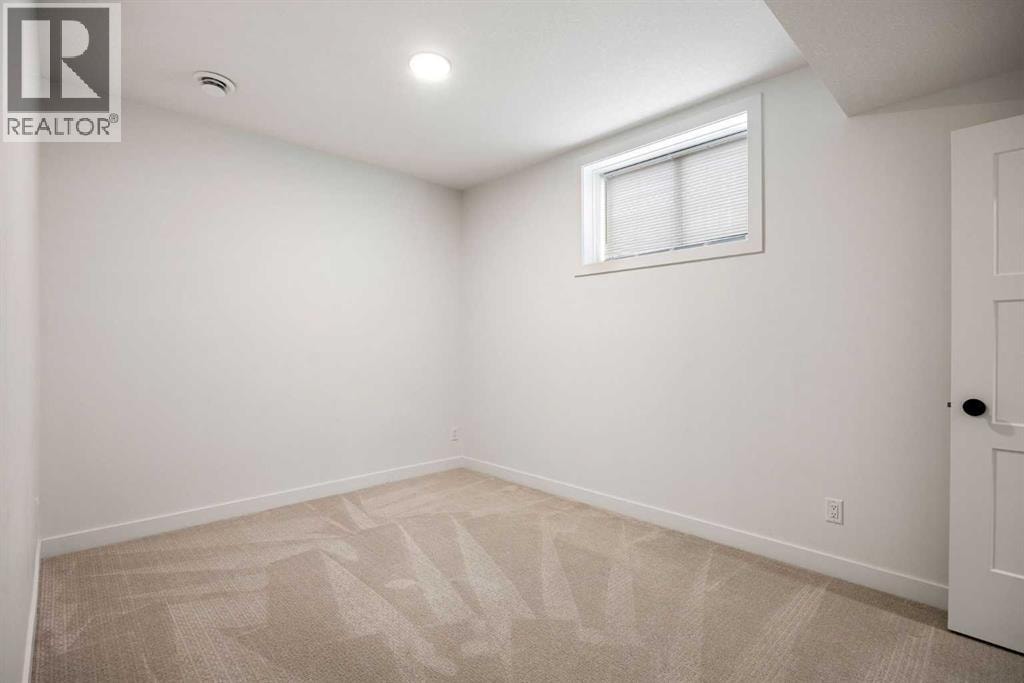 22 Strathridge Court SW — photo 40