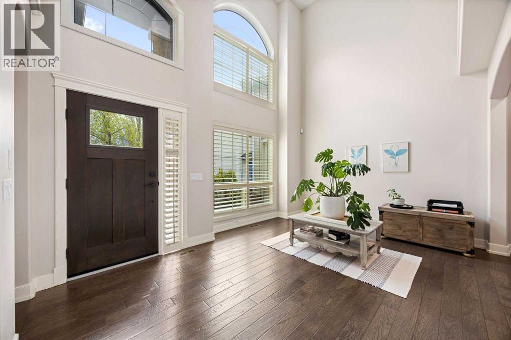 22 Strathridge Court SW — photo 4