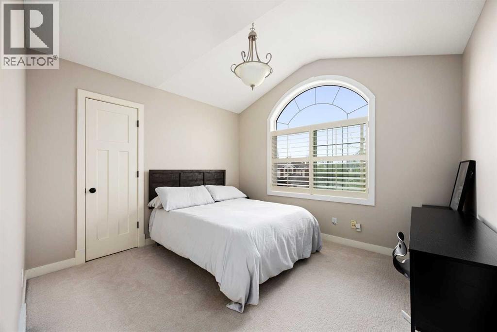 22 Strathridge Court SW — photo 26
