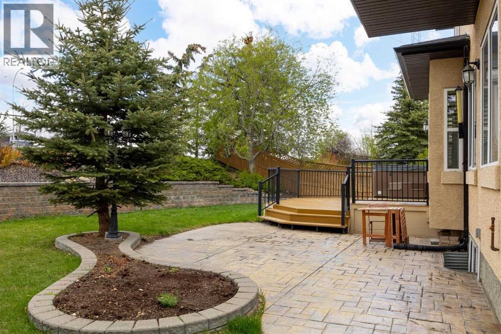 22 Strathridge Court SW — photo 47
