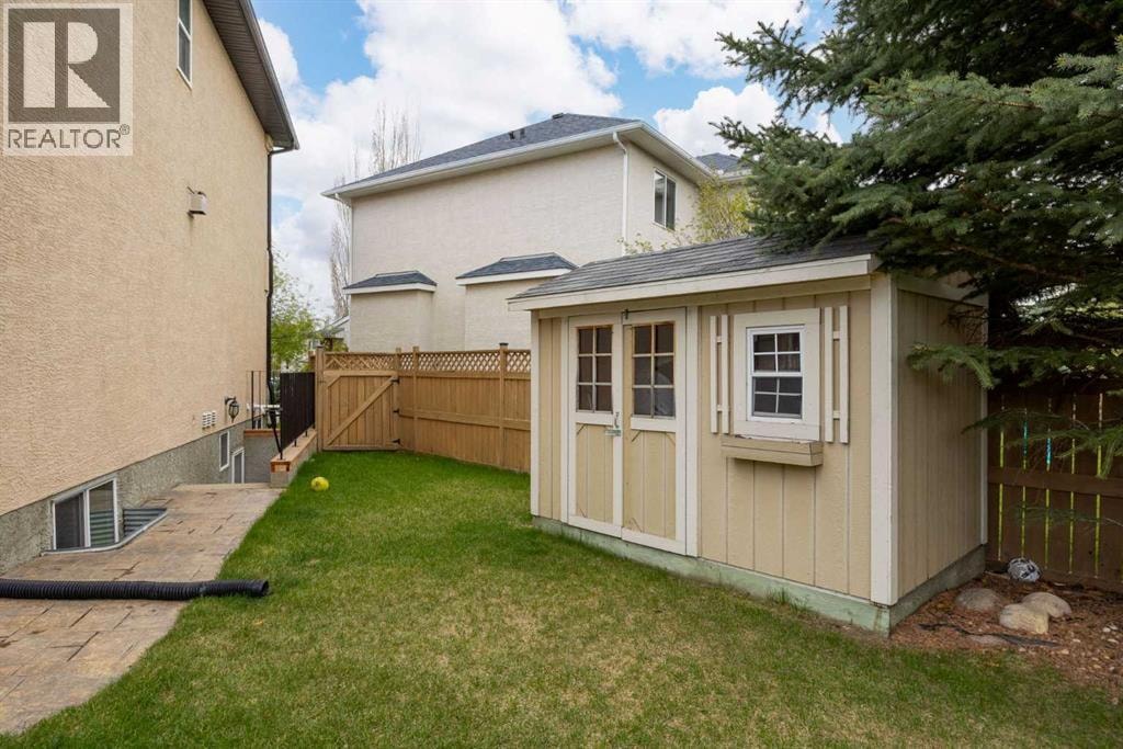22 Strathridge Court SW — photo 46