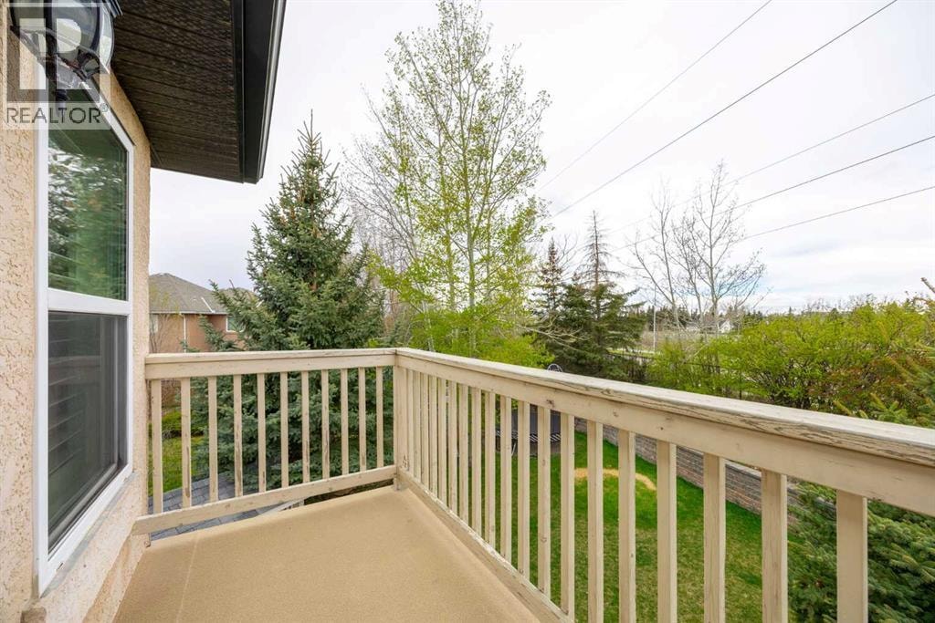 22 Strathridge Court SW — photo 32