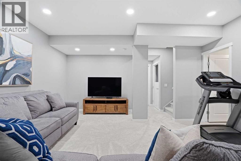 393 Masters Avenue SE — photo 38