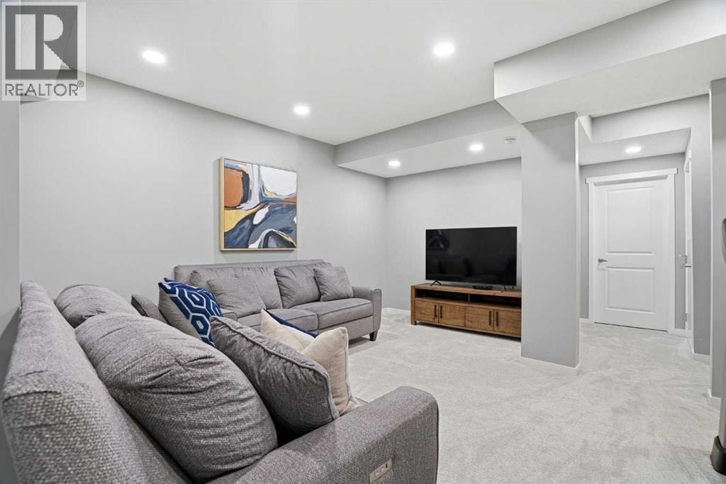 393 Masters Avenue SE — photo 37
