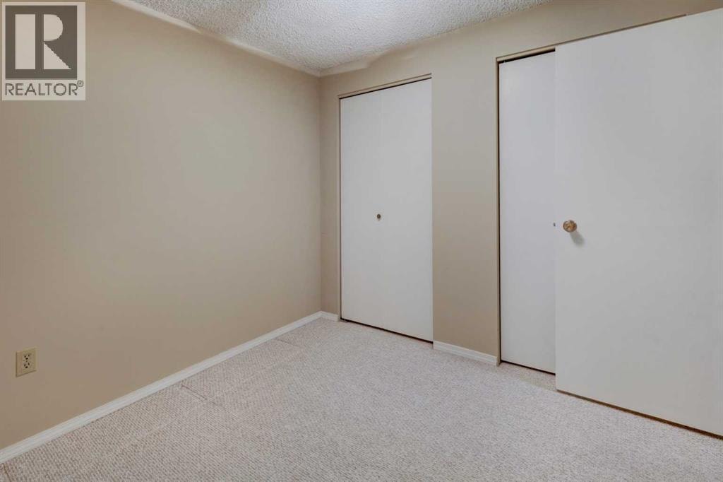 2328 Munro Drive NE — photo 28