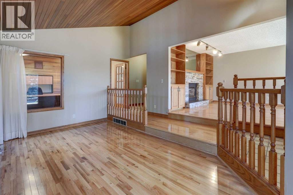 2328 Munro Drive NE — photo 12