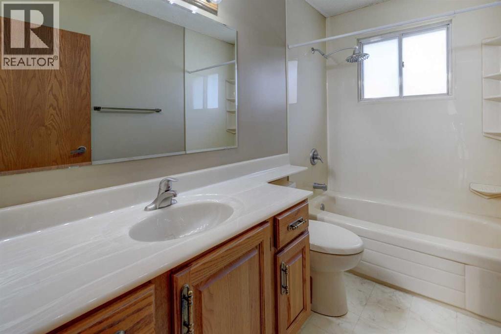 2328 Munro Drive NE — photo 23