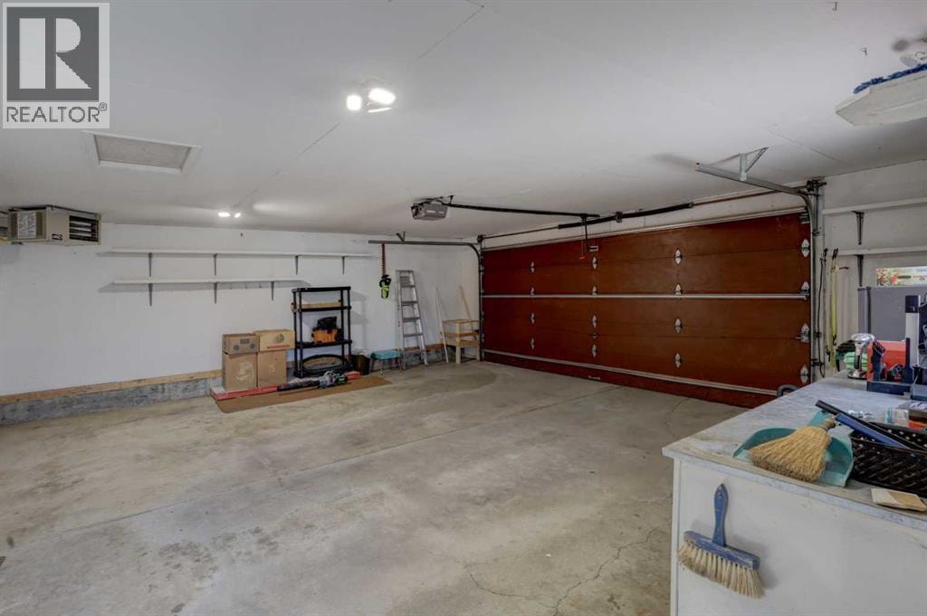 2328 Munro Drive NE — photo 36