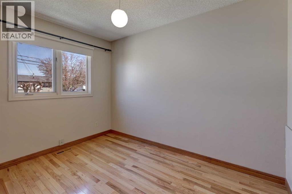 2328 Munro Drive NE — photo 21