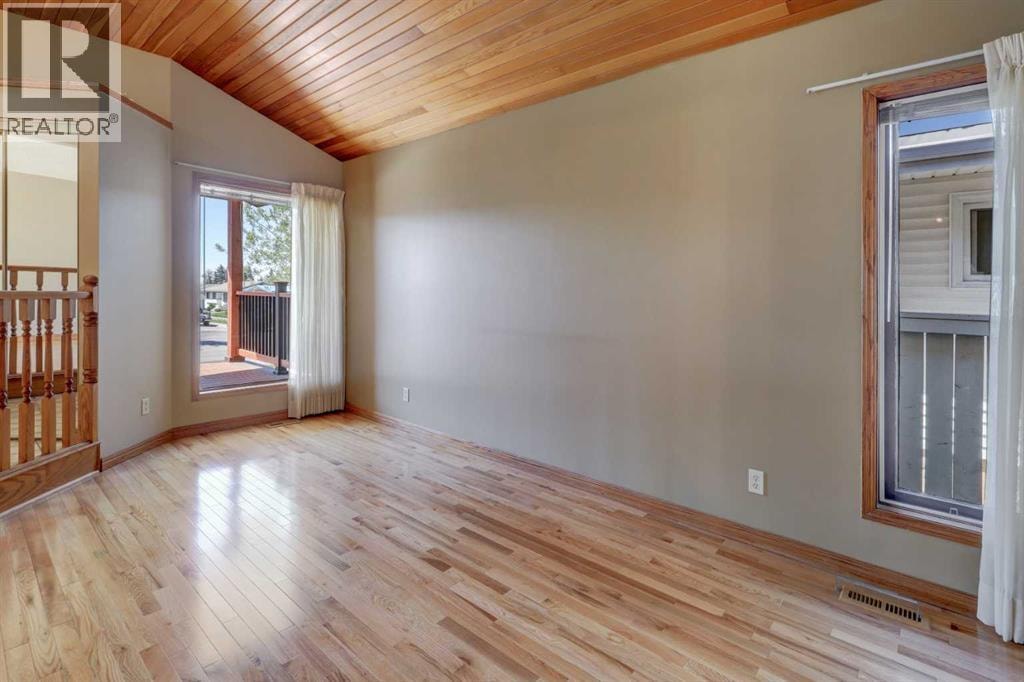 2328 Munro Drive NE — photo 11