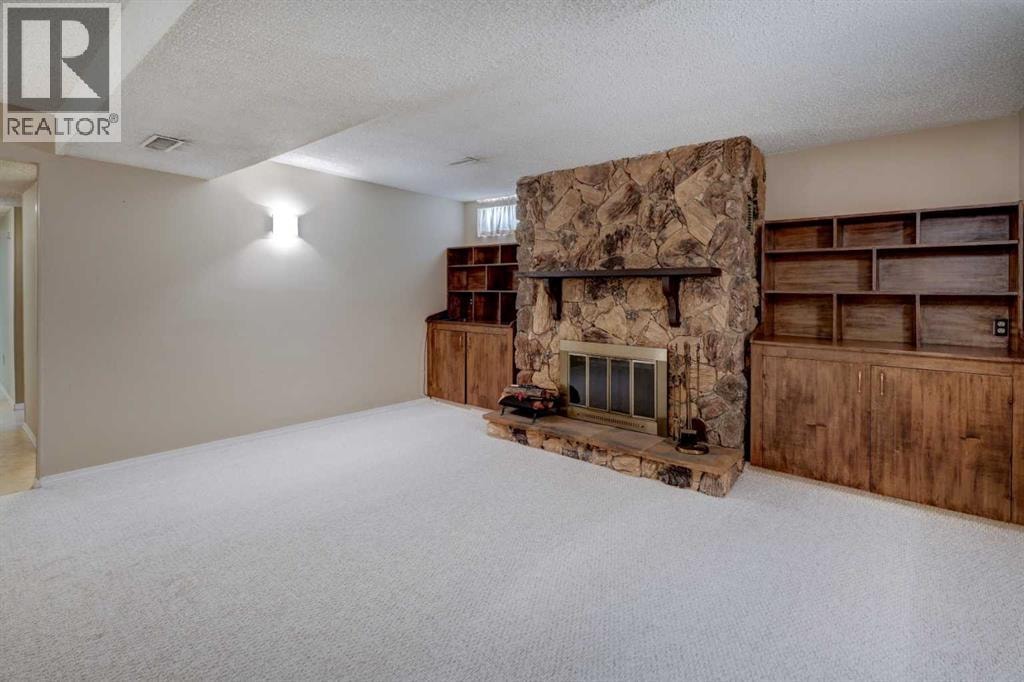 2328 Munro Drive NE — photo 27