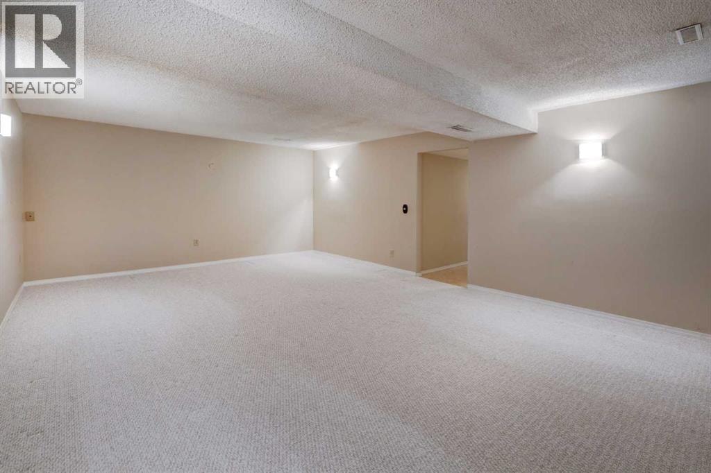 2328 Munro Drive NE — photo 26