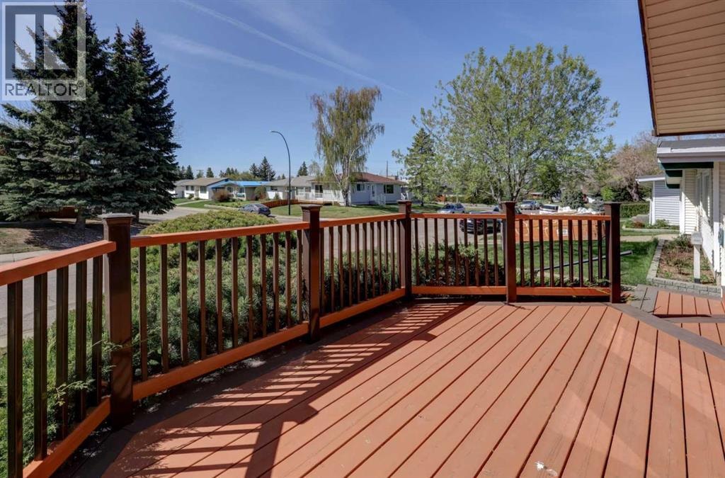 2328 Munro Drive NE — photo 32