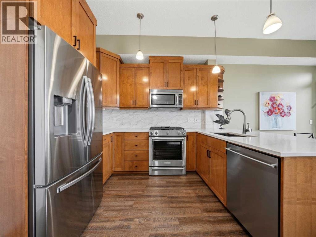 7407, 14 Hemlock Crescent SW — photo 3