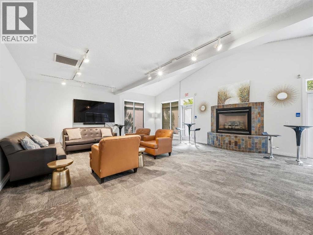 7407, 14 Hemlock Crescent SW — photo 35