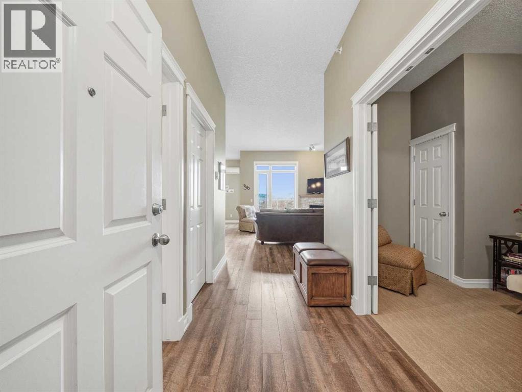 7407, 14 Hemlock Crescent SW — photo 25