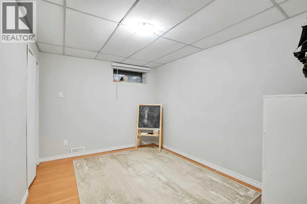 52 Harrow Crescent SW — photo 23