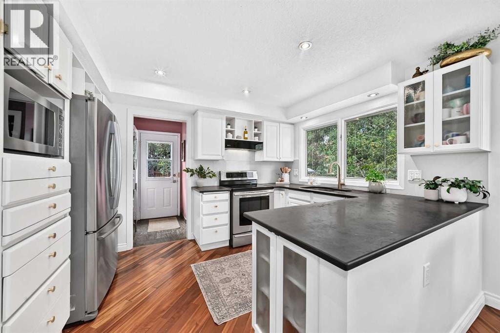 28 Woodmont Place SW — photo 4