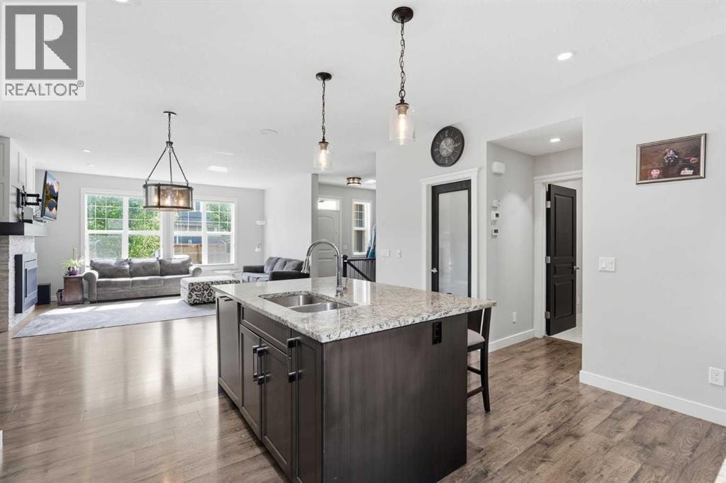 237 Mahogany Parade SE — photo 10
