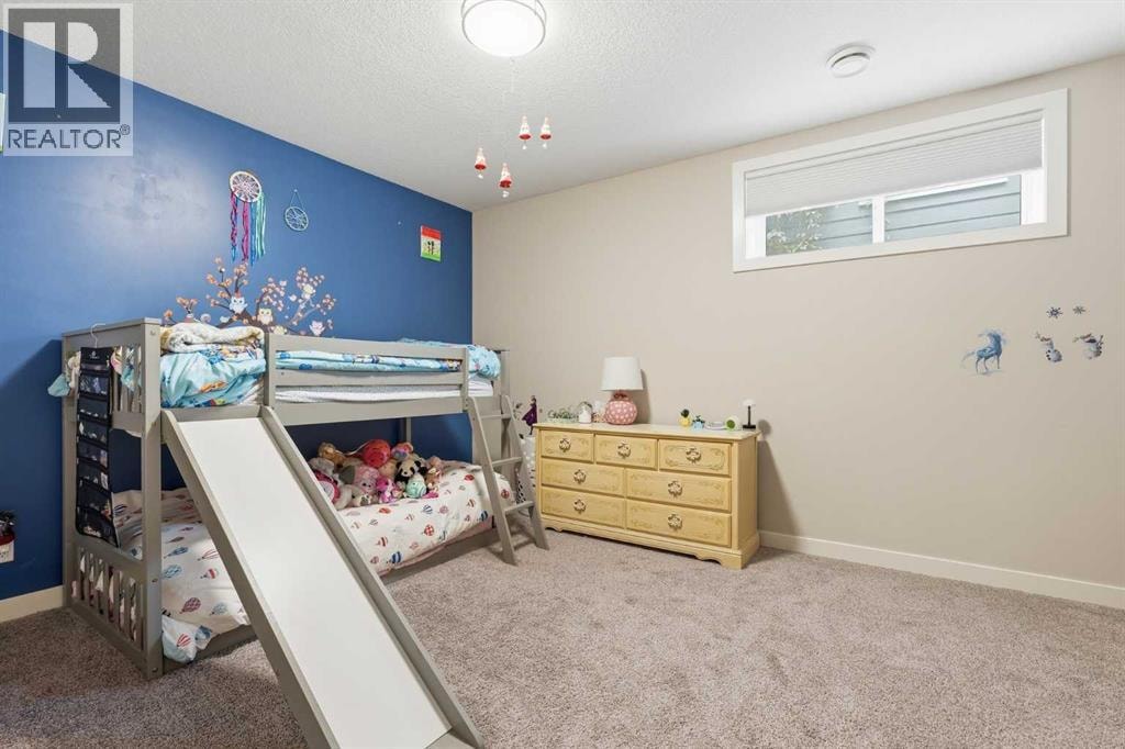 237 Mahogany Parade SE — photo 25