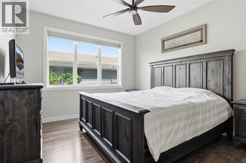 237 Mahogany Parade SE — photo 12