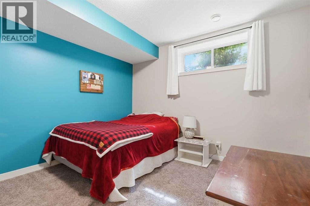 237 Mahogany Parade SE — photo 21