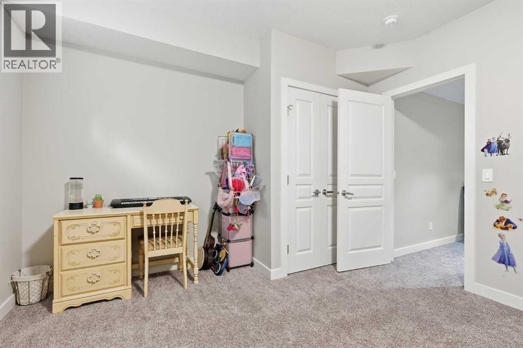 237 Mahogany Parade SE — photo 24
