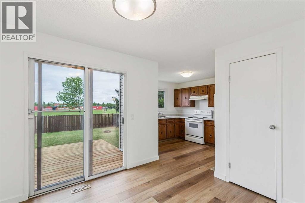 32 Castleglen Way NE — photo 6