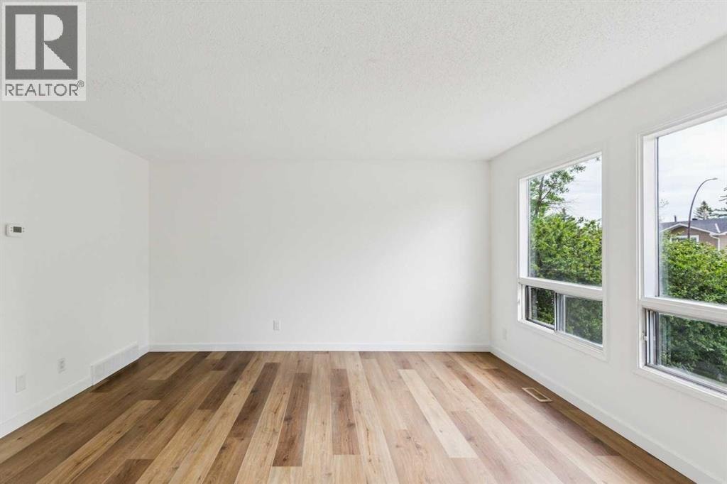 32 Castleglen Way NE — photo 4