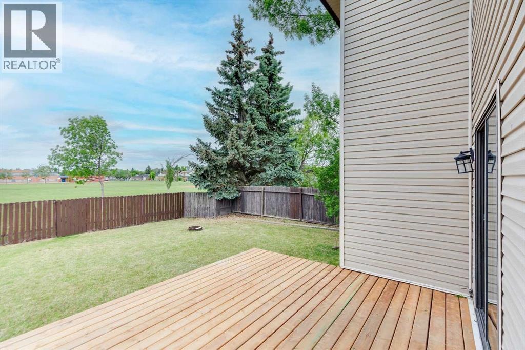32 Castleglen Way NE — photo 20