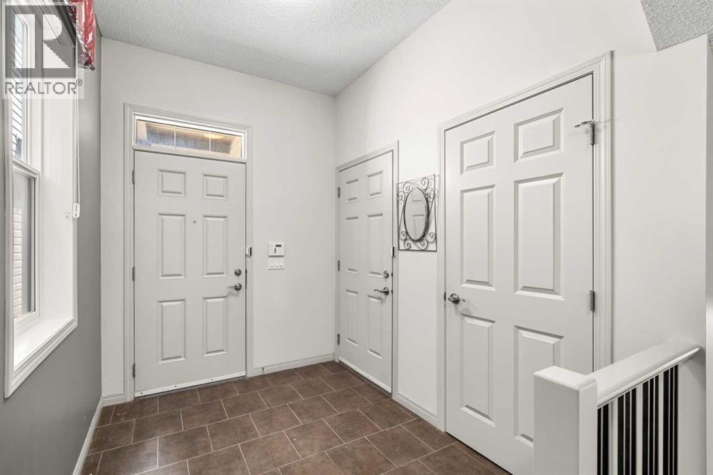 158 Skyview Point Crescent NE — photo 3