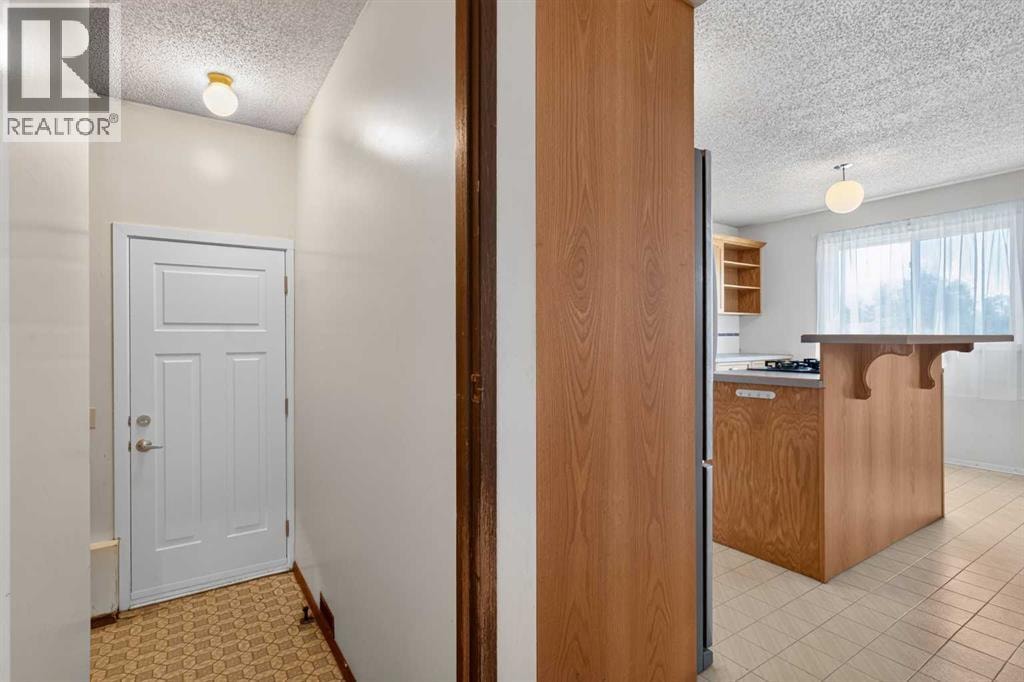 359 Maitland Crescent NE — photo 11