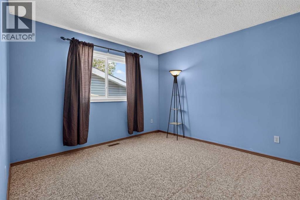 359 Maitland Crescent NE — photo 13