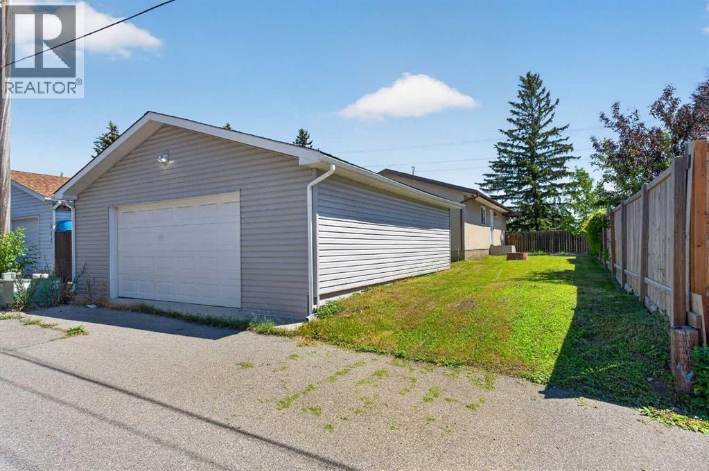 359 Maitland Crescent NE — photo 18