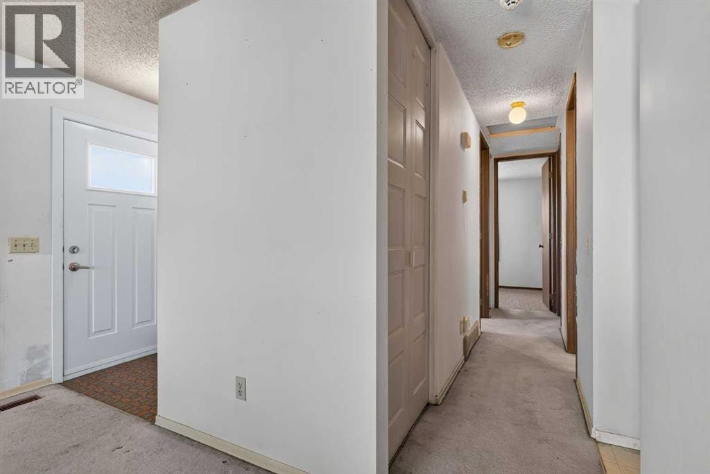 359 Maitland Crescent NE — photo 10