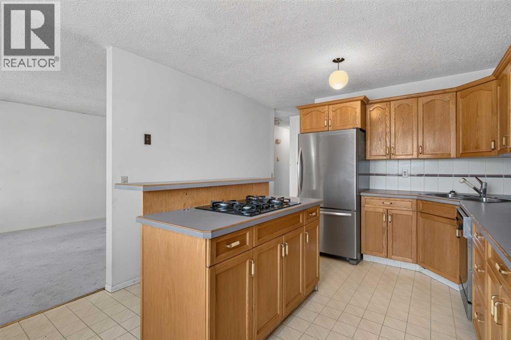 359 Maitland Crescent NE — photo 8