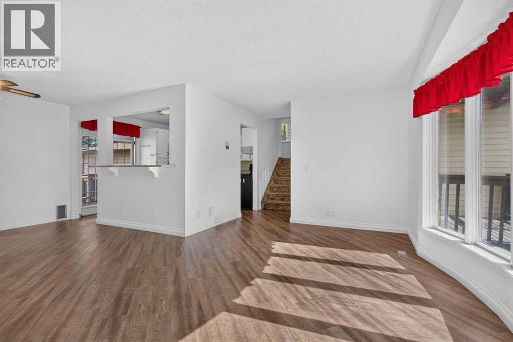 24 Mckenna Mews SE — photo 4