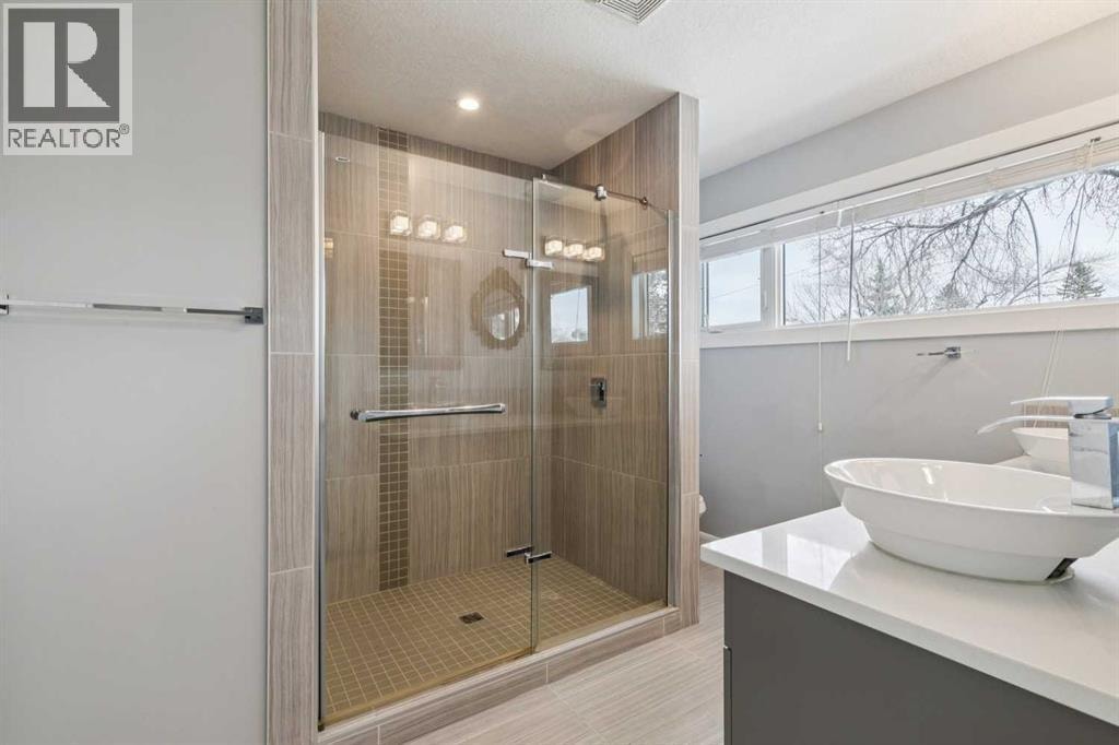 40 Henefer Road SW — photo 13