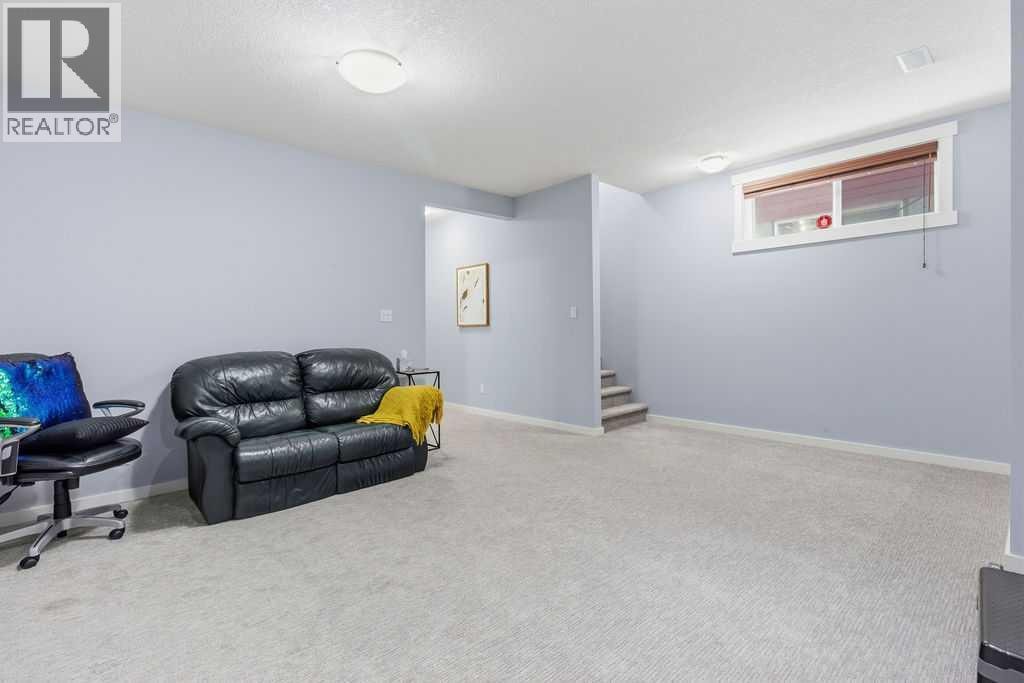 122 Ypres Green SW — photo 33