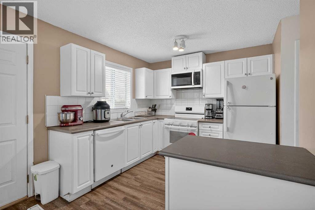 260 Stonemere Place — photo 2